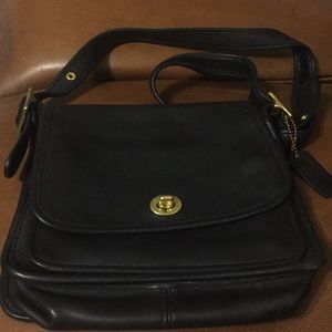 Vintage Coach City Crossbody purse # 9750